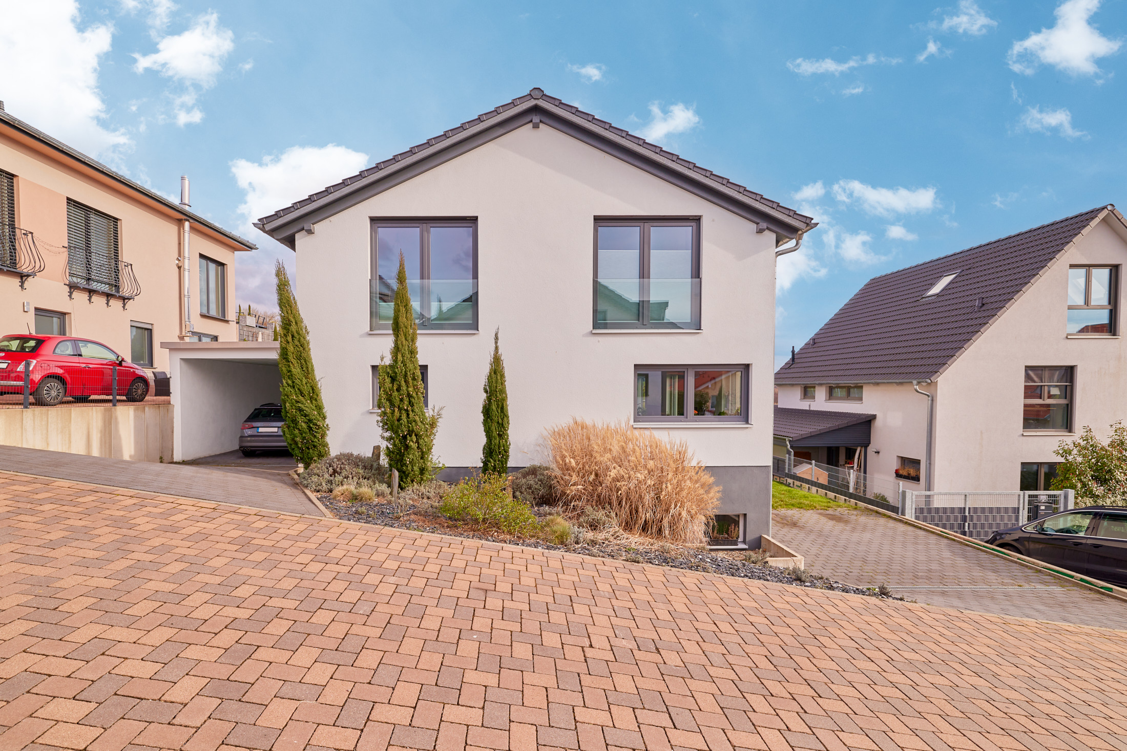 FREISTEHENDES ARCHITEKTENWOHNHAUS IN WEINBERGLAGE | ALBERSWEILER