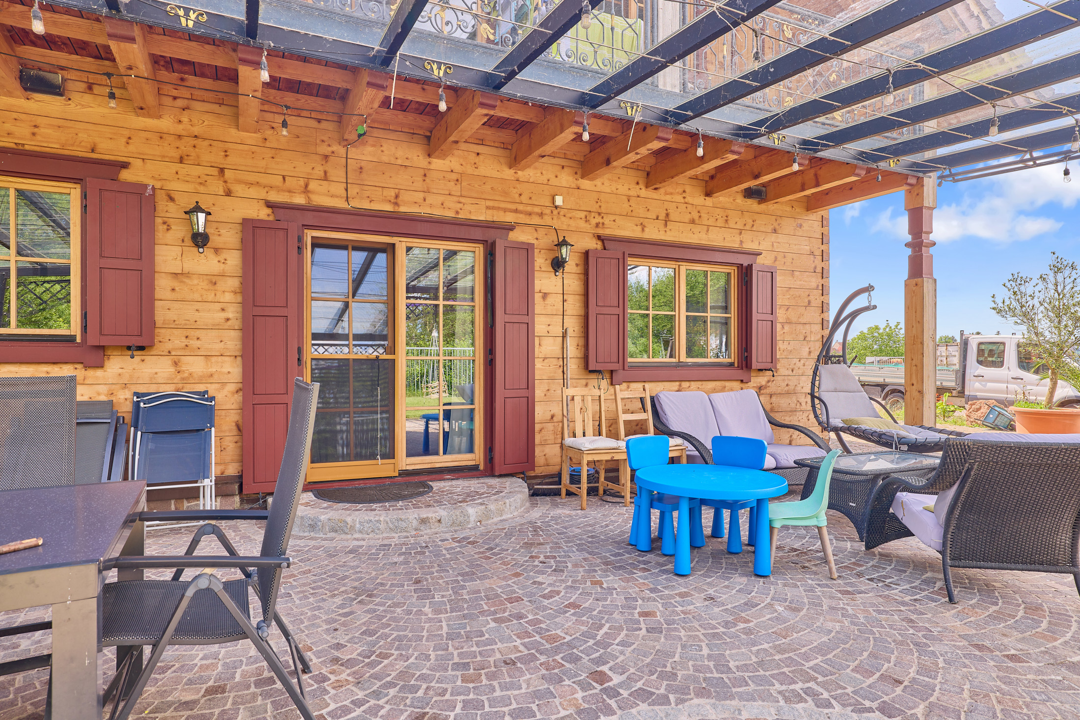 TIROLER BLOCKHAUS MIT SEE UND PRIVATSTRAND | GOMMERSHEIM