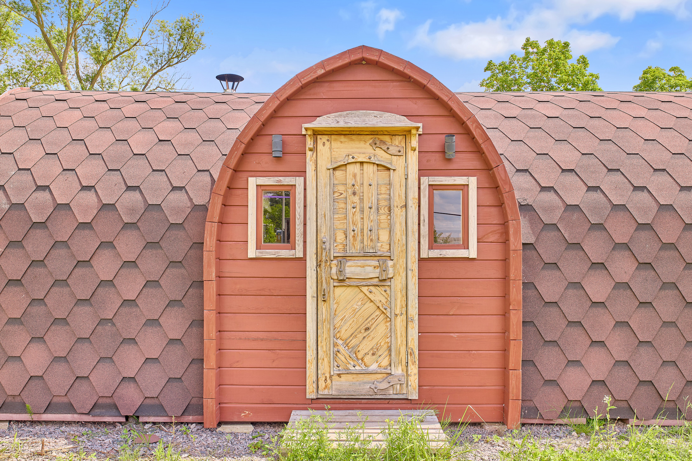 TIROLER BLOCKHAUS MIT SEE UND PRIVATSTRAND | GOMMERSHEIM