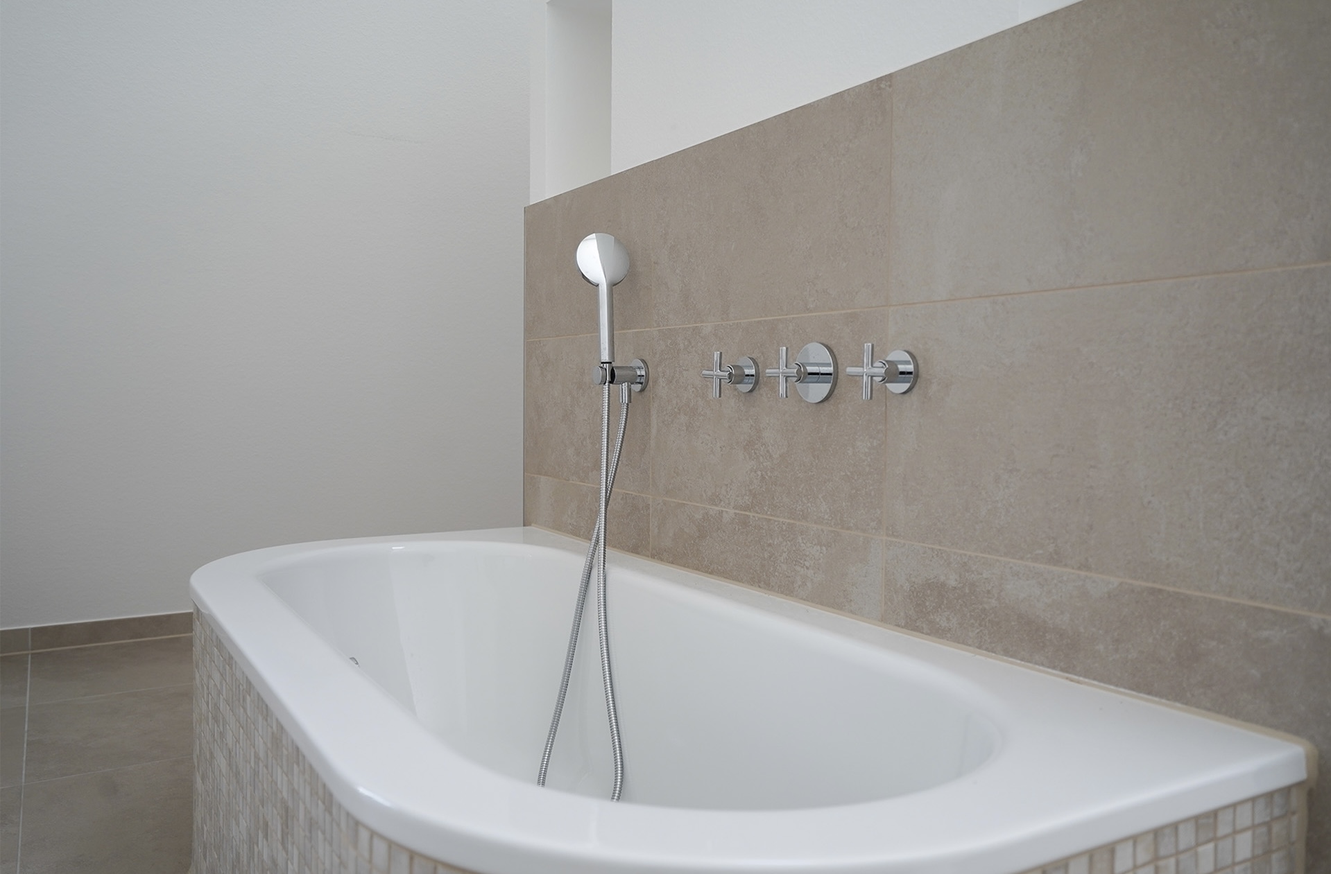 EXKLUSIVES MAISONETTE-PENTHOUSE MIT DACHTERRASSE | BAD KREUZNACH
