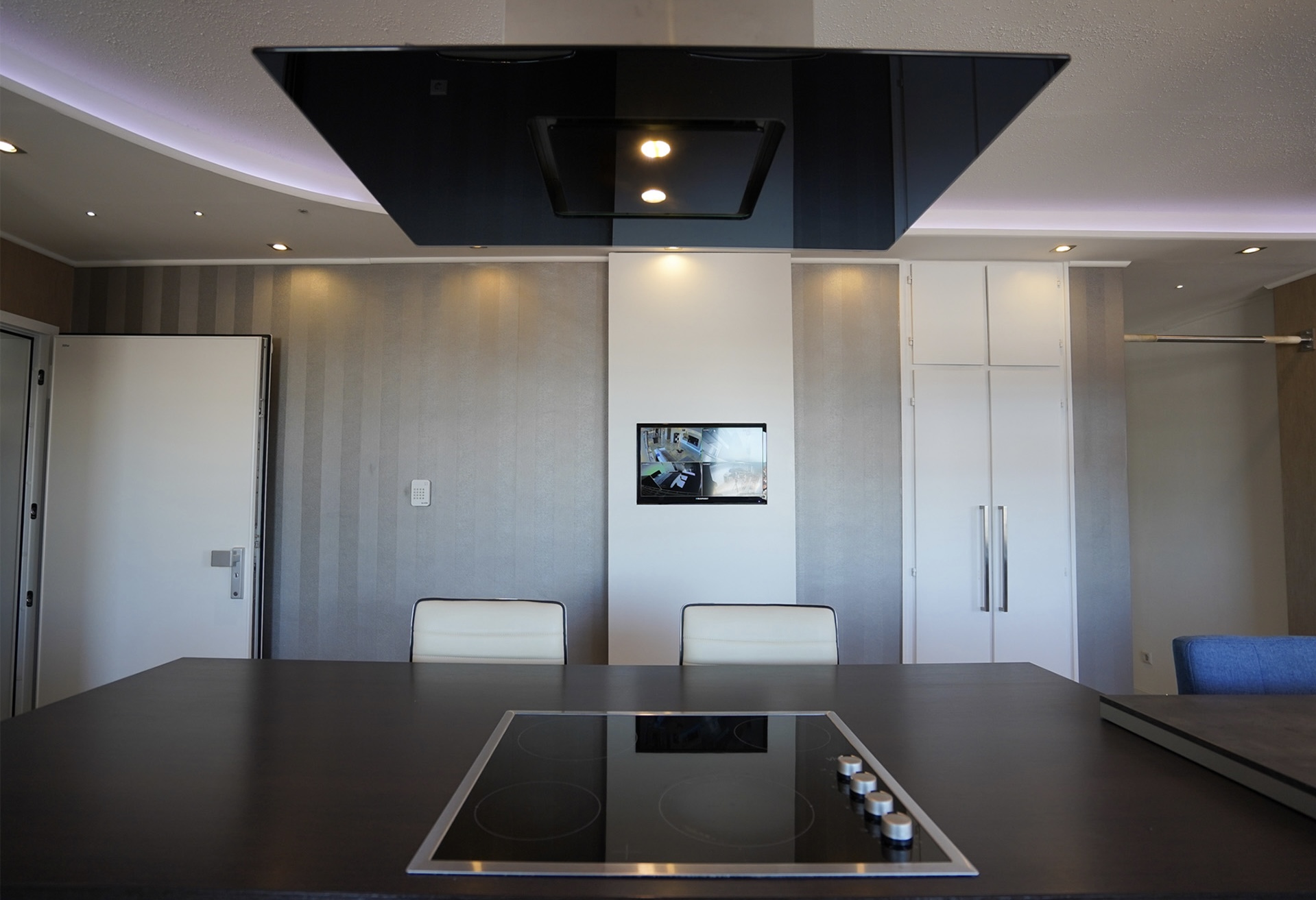 EXKLUSIVES PENTHOUSE MIT ZWEI TERRASSEN UND SMART-HOME-TECHNIK | LANDAU