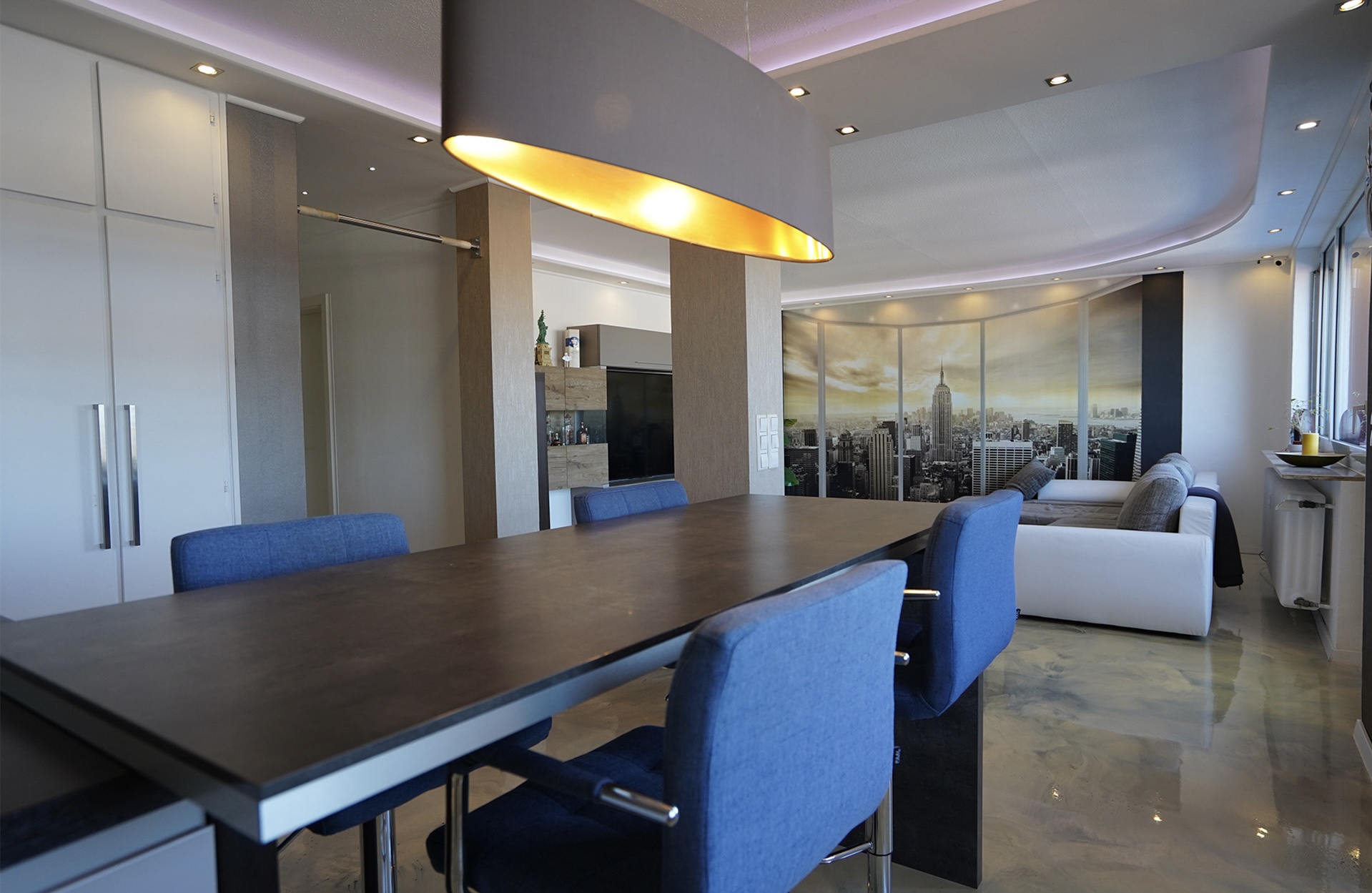 EXKLUSIVES PENTHOUSE MIT ZWEI TERRASSEN UND SMART-HOME-TECHNIK | LANDAU