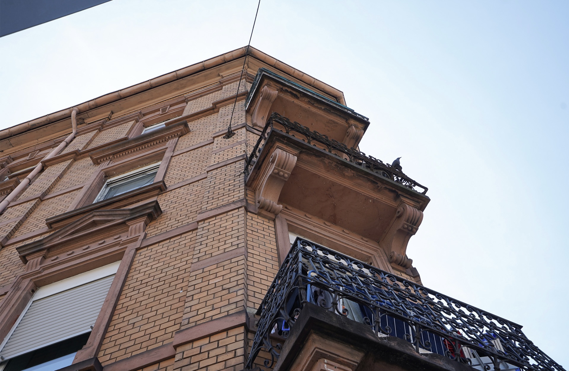 STILVOLLE DACHGESCHOSSWOHNUNG MIT ALTBAUCHARME IM DENKMALGESCHÜTZTEN HAUS | MANNHEIM
