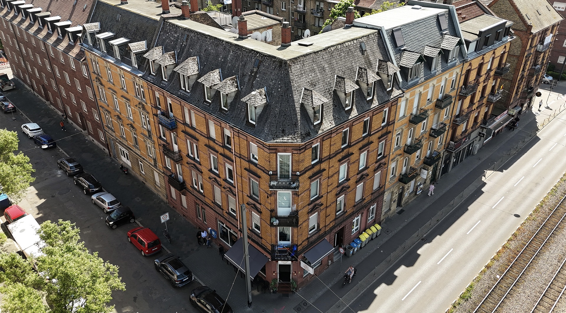 STILVOLLE DACHGESCHOSSWOHNUNG MIT ALTBAUCHARME IM DENKMALGESCHÜTZTEN HAUS | MANNHEIM