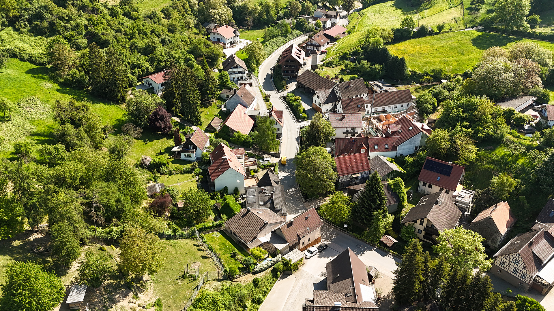 HISTORISCHES HAUS-ENSEMBLE MIT GROSSEM GARTEN | BENSHEIM