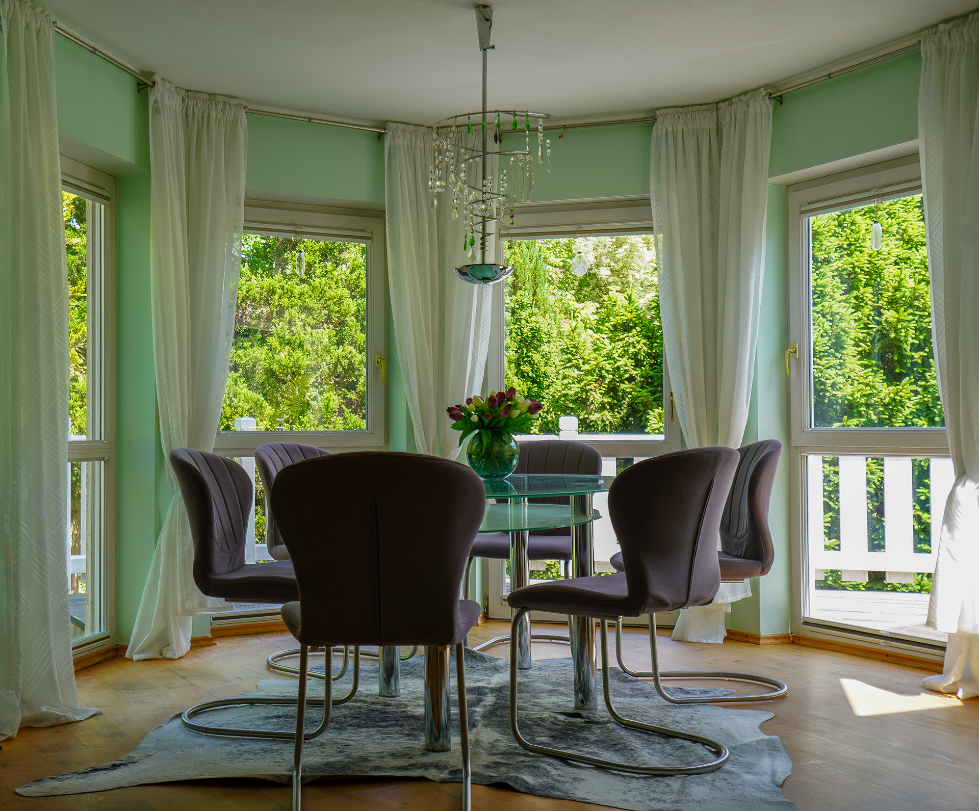 GROSSZÜGIGE VILLA MIT PARKÄHNLICHEM GARTEN | FRANKENSTEIN