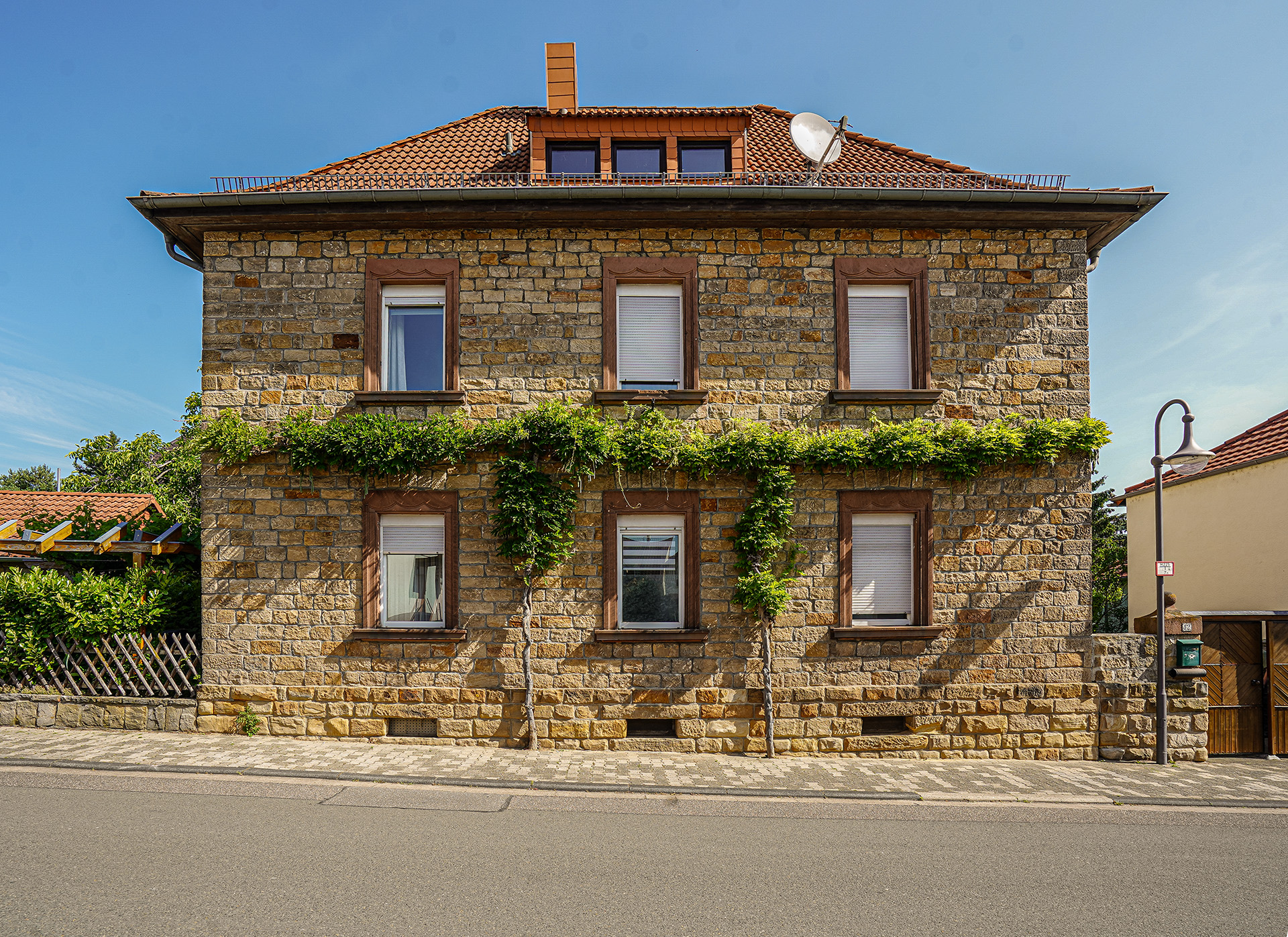 CHARMANTES ZWEIFAMILIENHAUS MIT HISTORISCHEM FLAIR | FREINSHEIM
