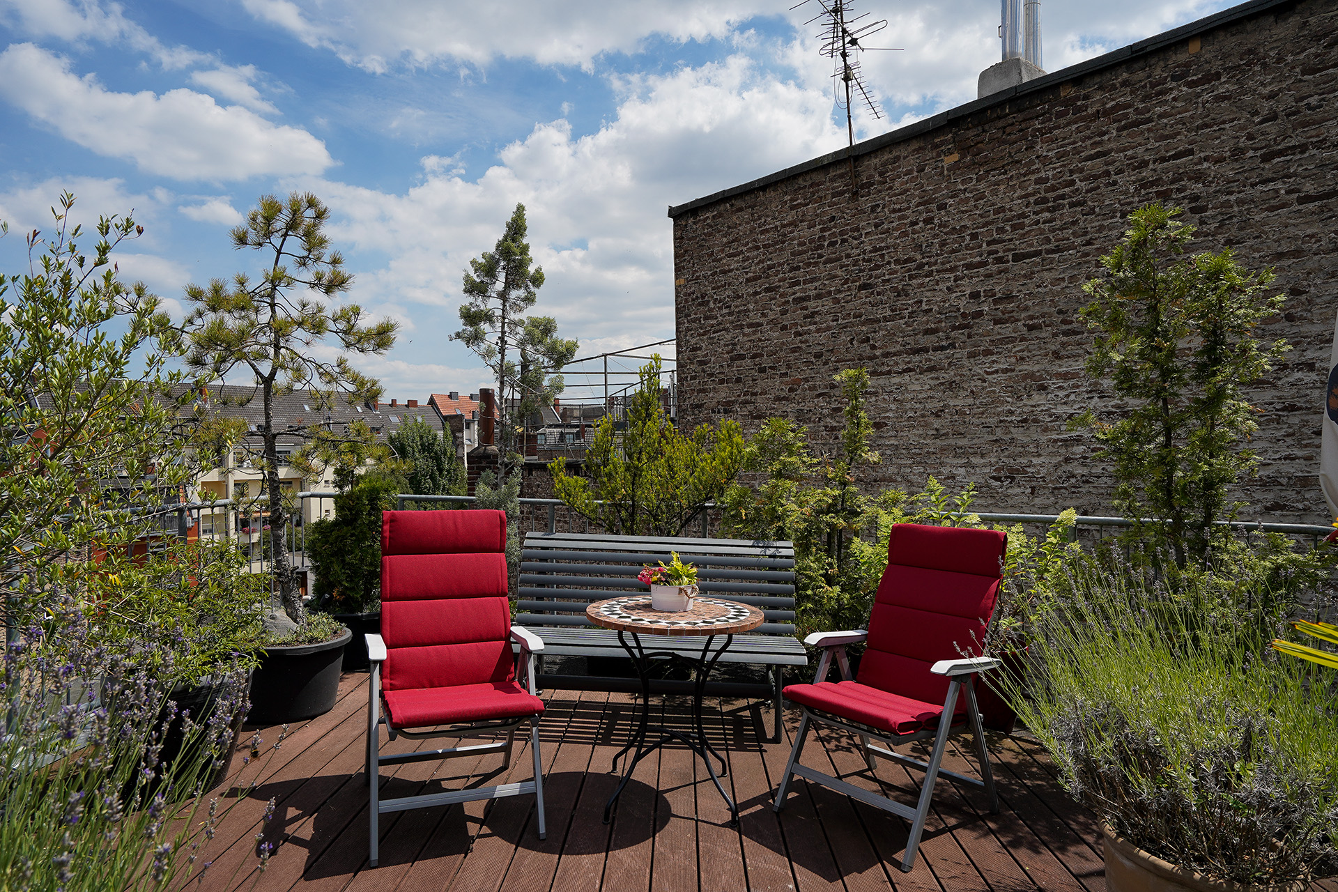 DENKMALGESCHÜTZTES MEHRFAMILIENHAUS MIT DACHTERRASSE | KÖLN