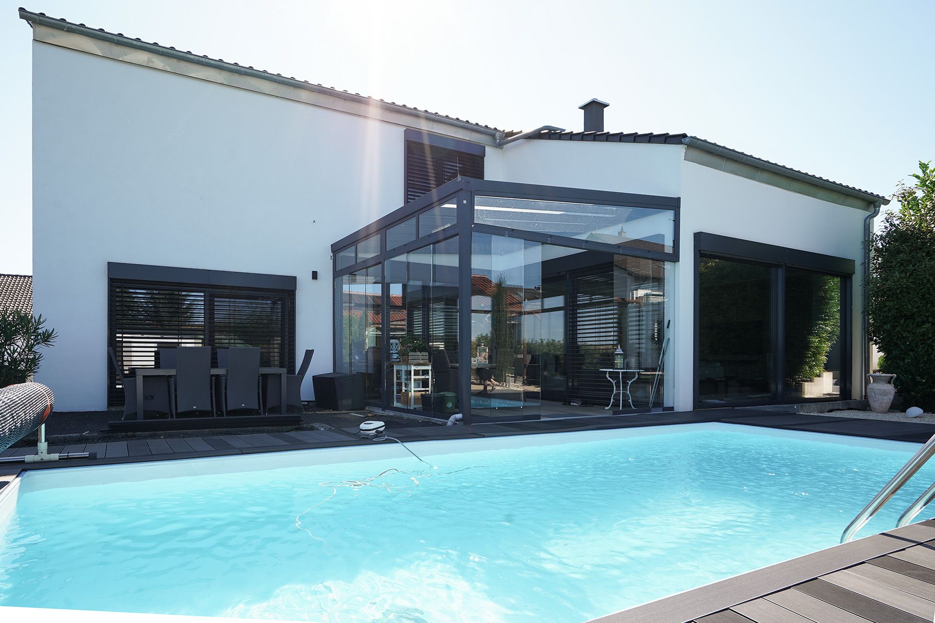 MODERNER FREISTEHENDER BUNGALOW MIT POOL | KERZENHEIM