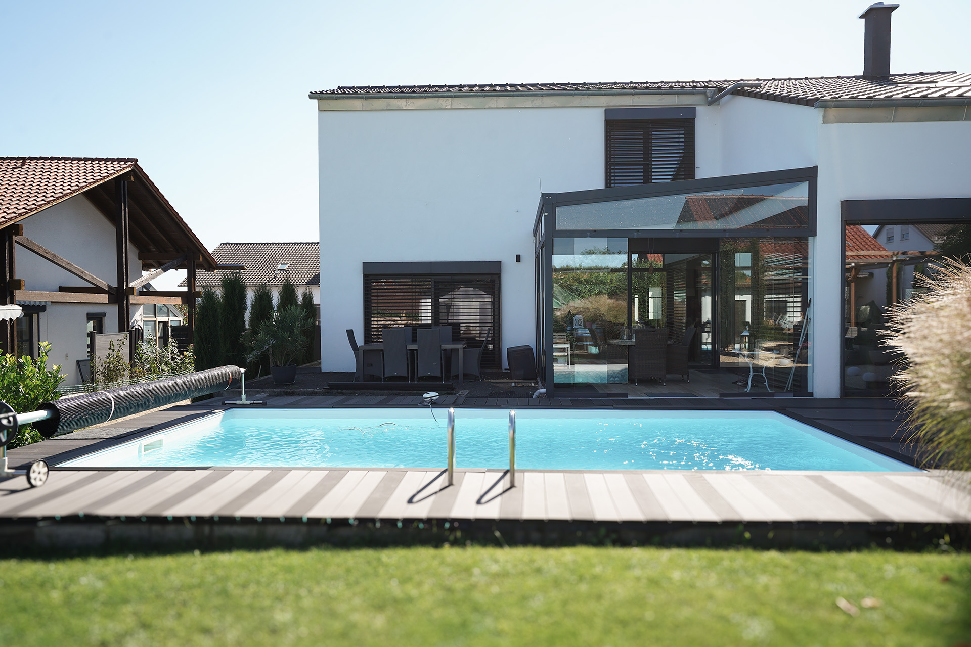 MODERNER FREISTEHENDER BUNGALOW MIT POOL | KERZENHEIM
