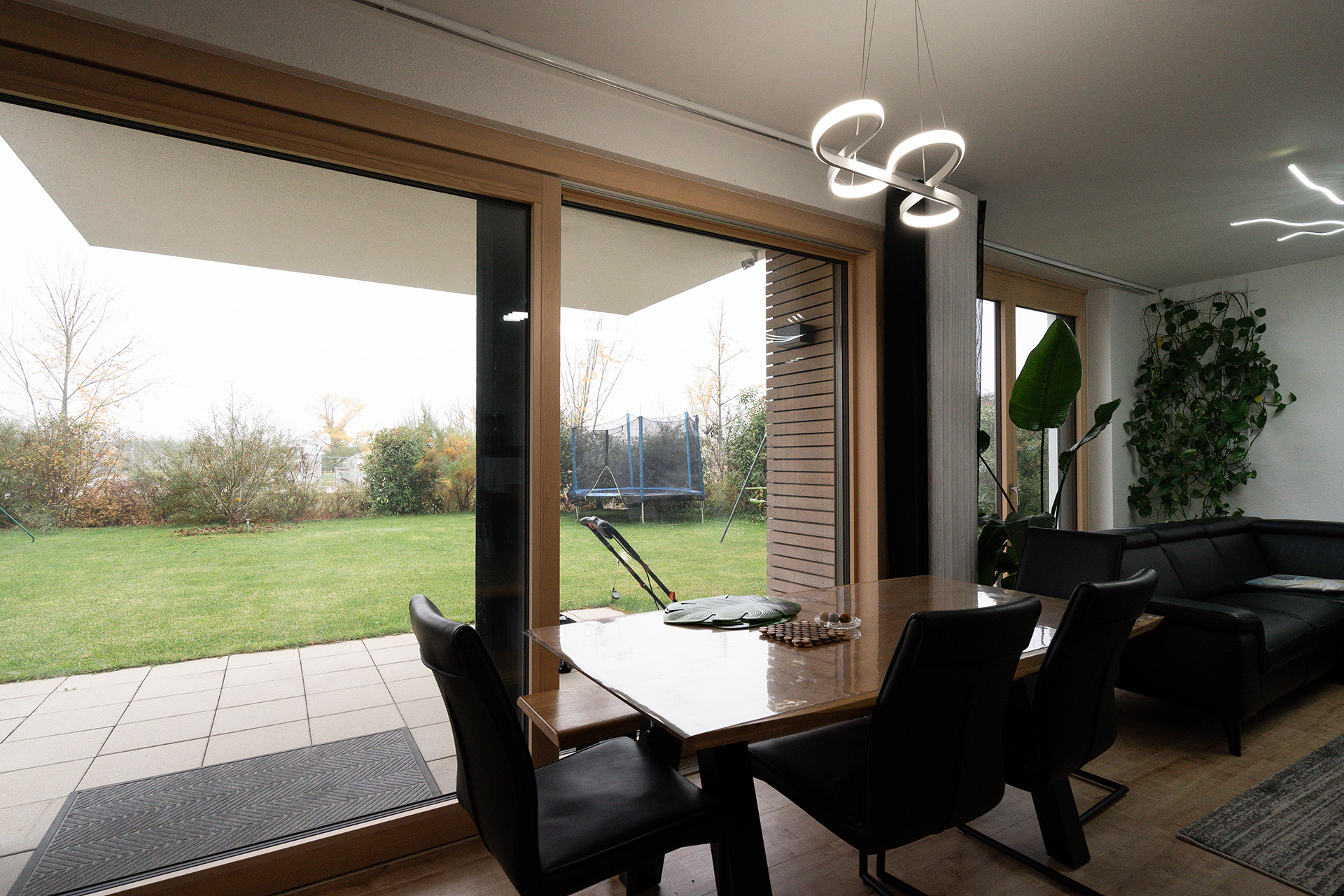 MODERNE ERDGESCHOSSWOHNUNG MIT GARTEN UND BARRIEREFREIEM WOHNKONZEPT | MANNHEIM