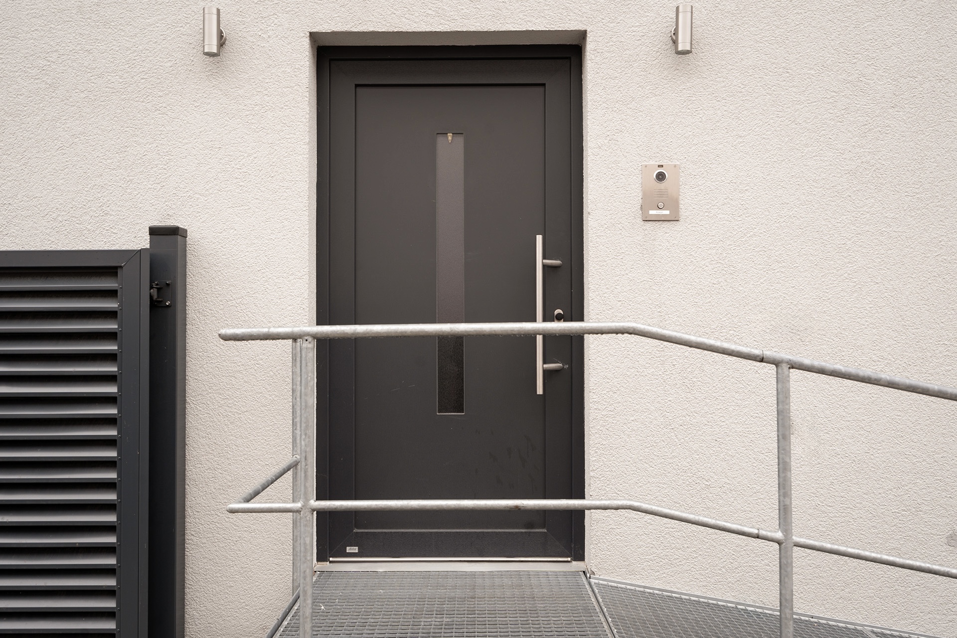 MODERNES ANWESEN FÜR MEHRGENERATIONENWOHNEN IM KFW-55-STANDARD | DUDENHOFEN