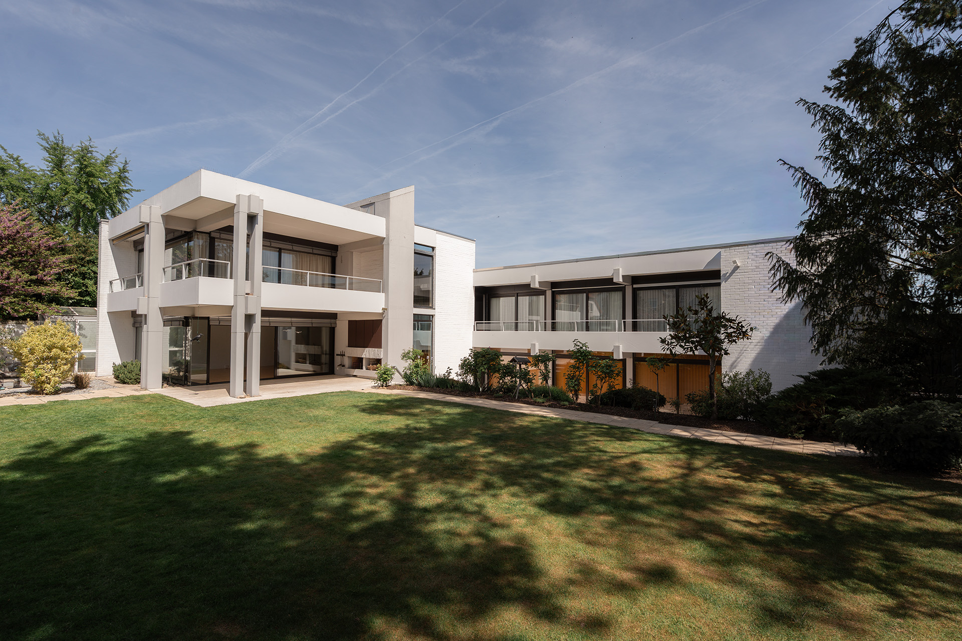 BAUHAUS-ARCHITEKTUR | ZEITLOSE KLARHEIT UND DIE ENTSTEHUNG DER MODERNE