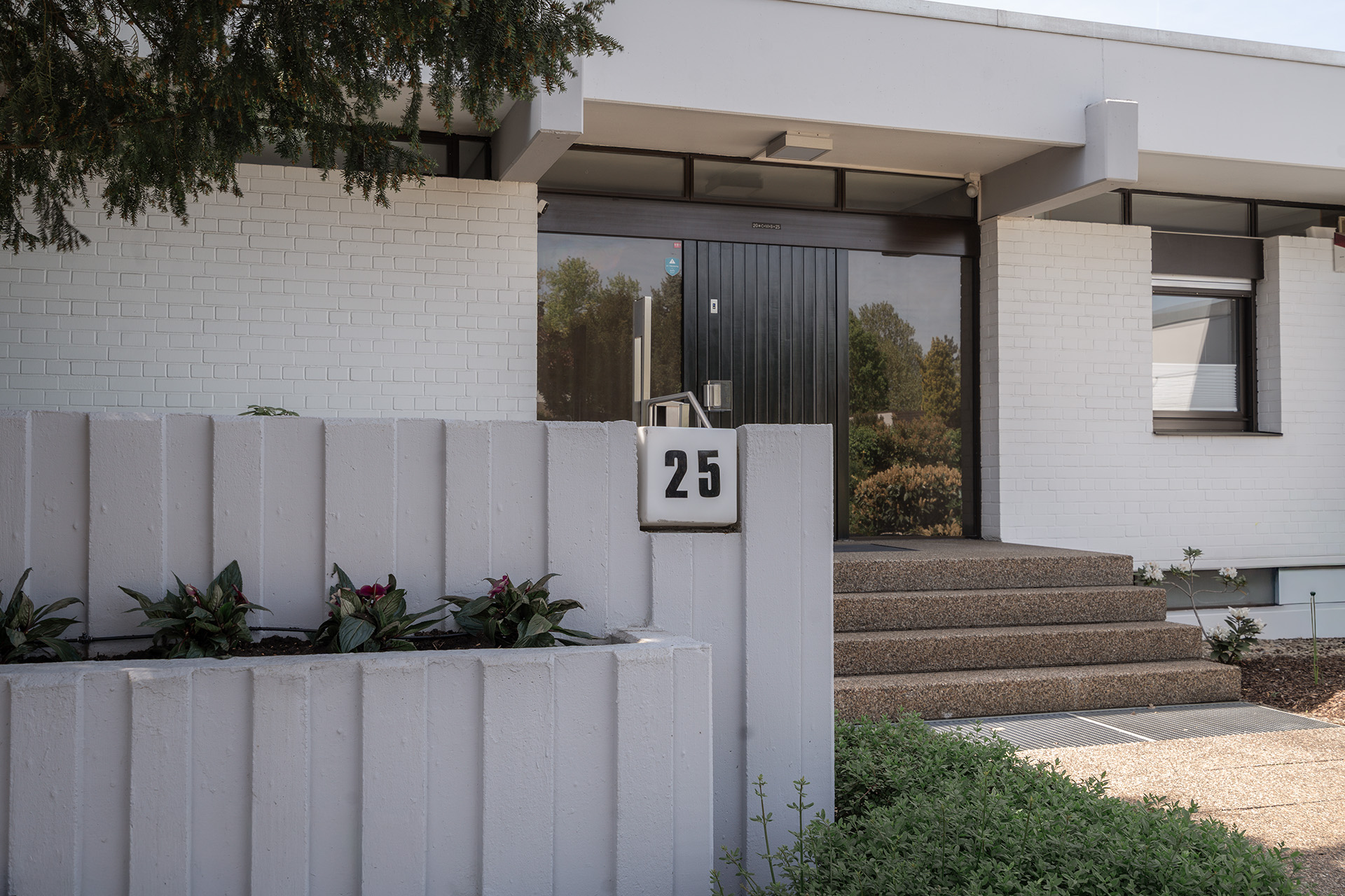 VILLA IM ORIGINAL BAUHAUS-STIL | LUDWIGSHAFEN KANZLERVIERTEL