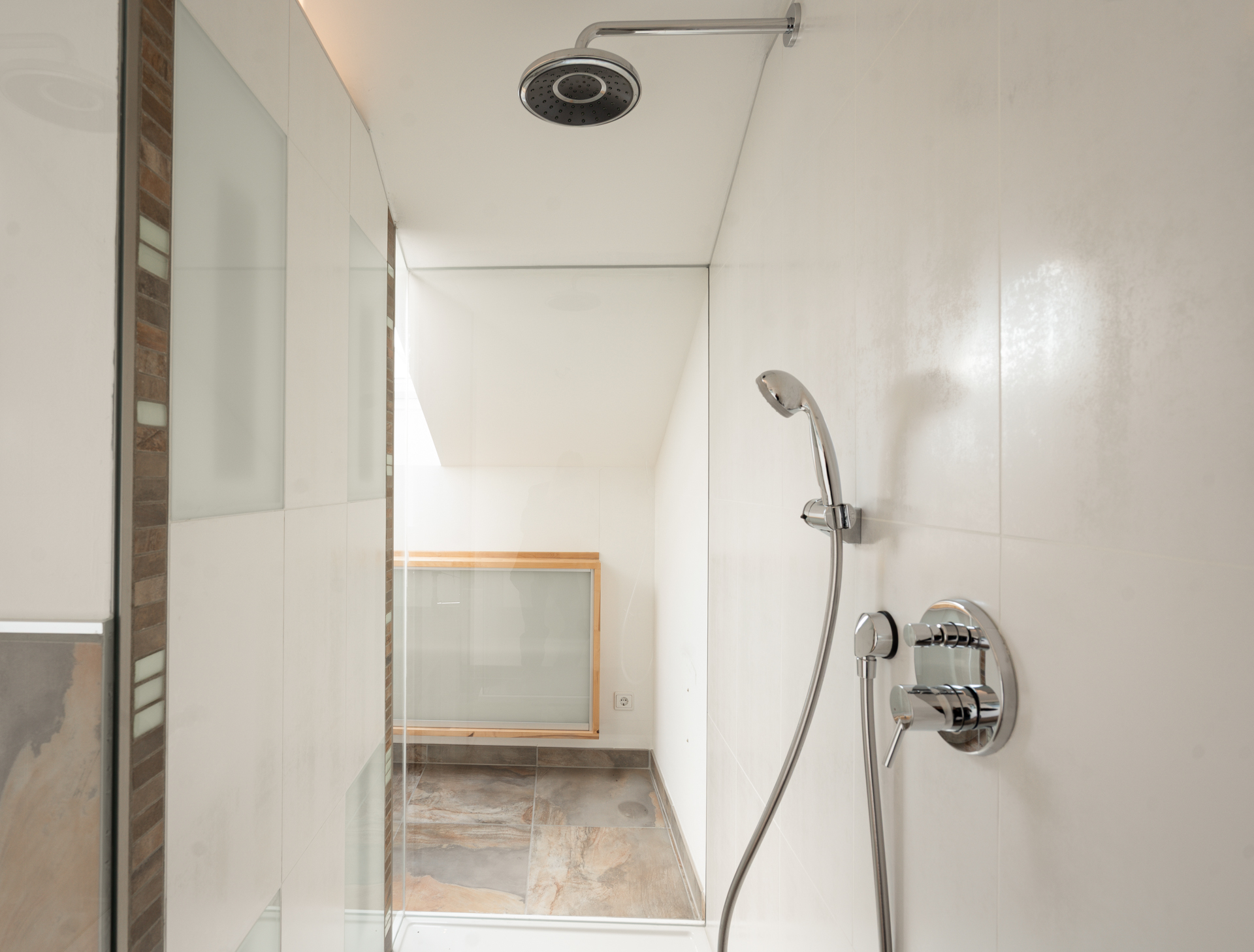 EINZIGARTIGES ARCHITEKTENHAUS | WOHNKOMFORT FÜR ANSPRUCHSVOLLE MIT POOL