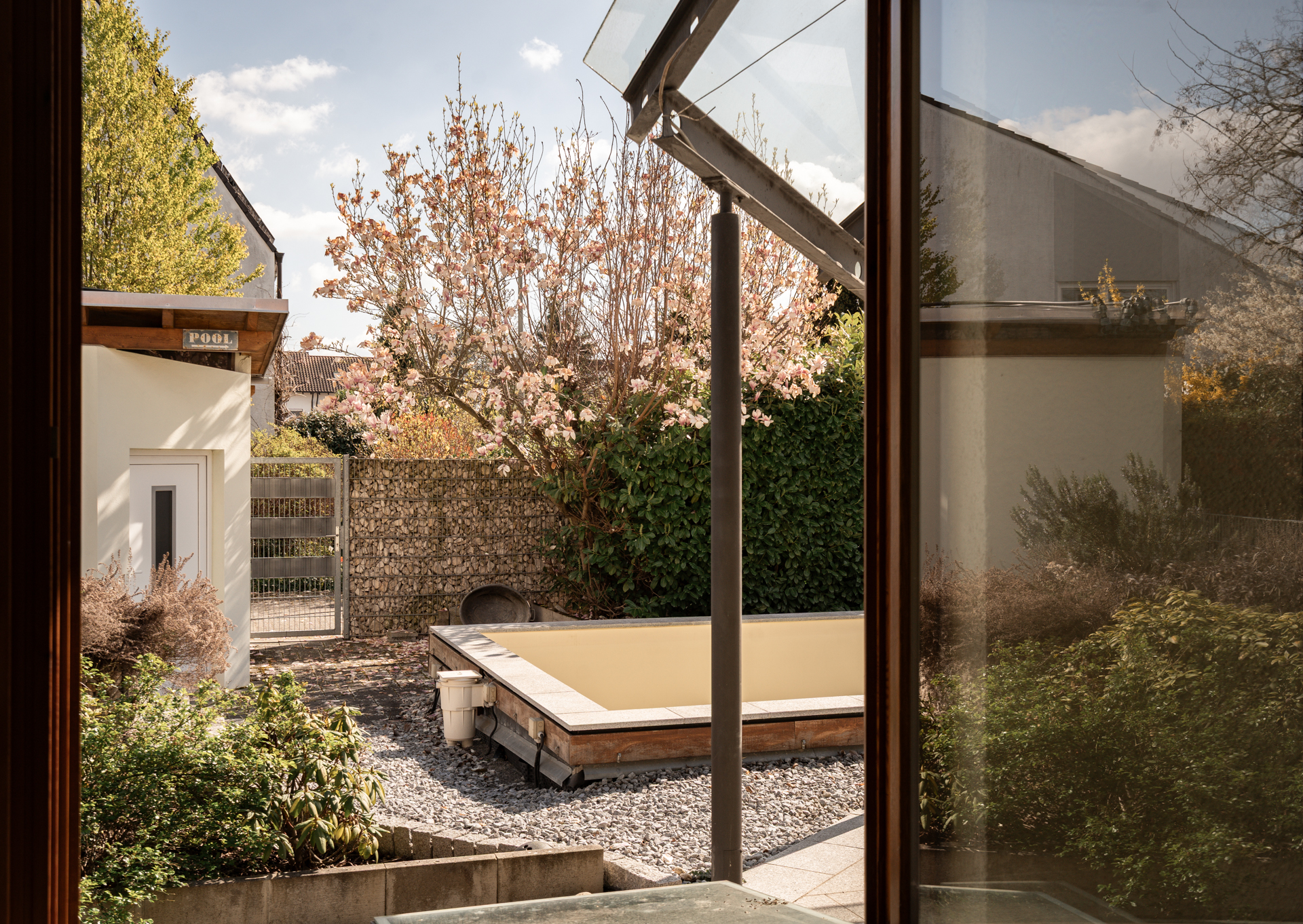EINZIGARTIGES ARCHITEKTENHAUS | WOHNKOMFORT FÜR ANSPRUCHSVOLLE MIT POOL
