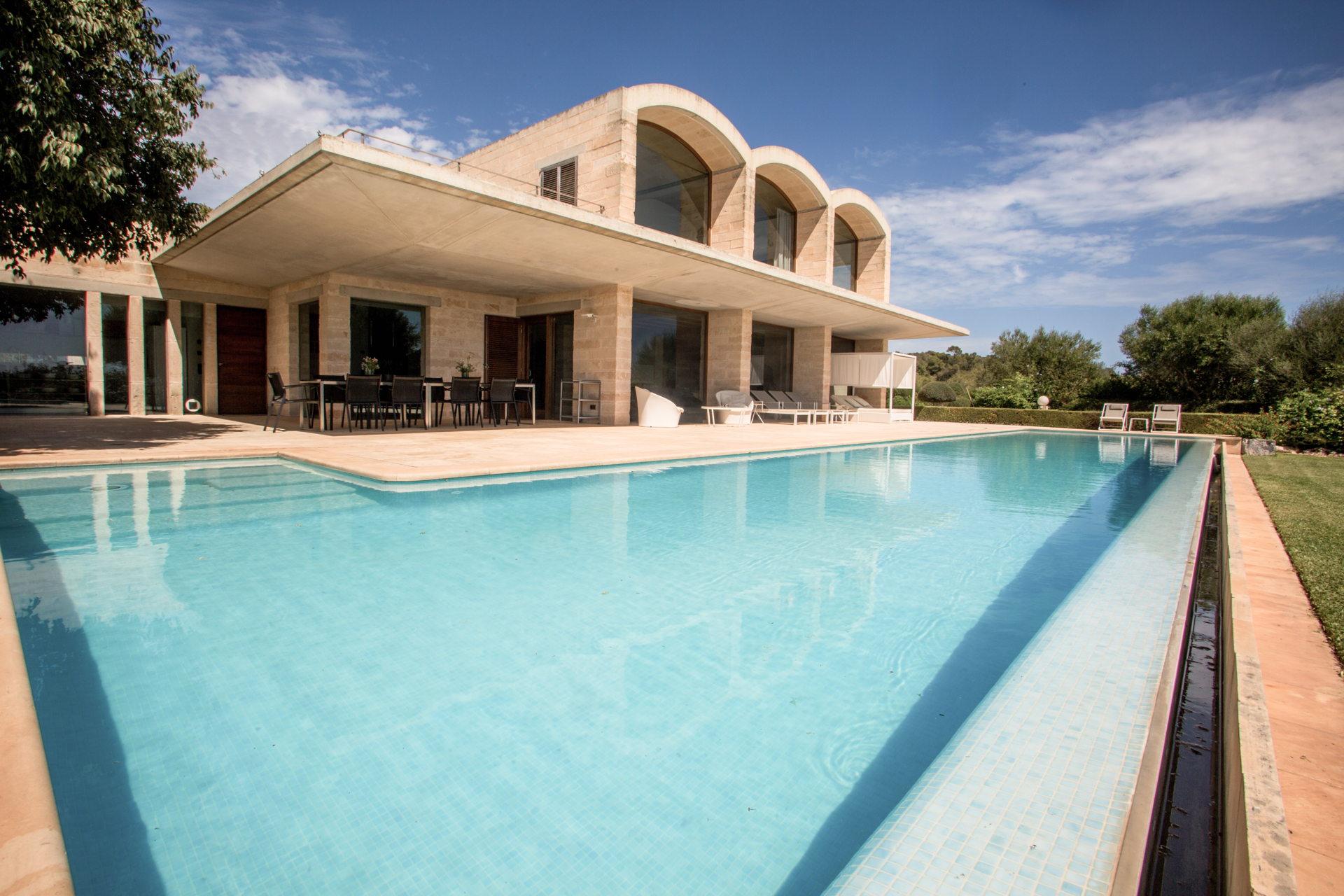 ZEITLOSE DESIGN - FINCA IN DEN HÜGELN MALLORCAS