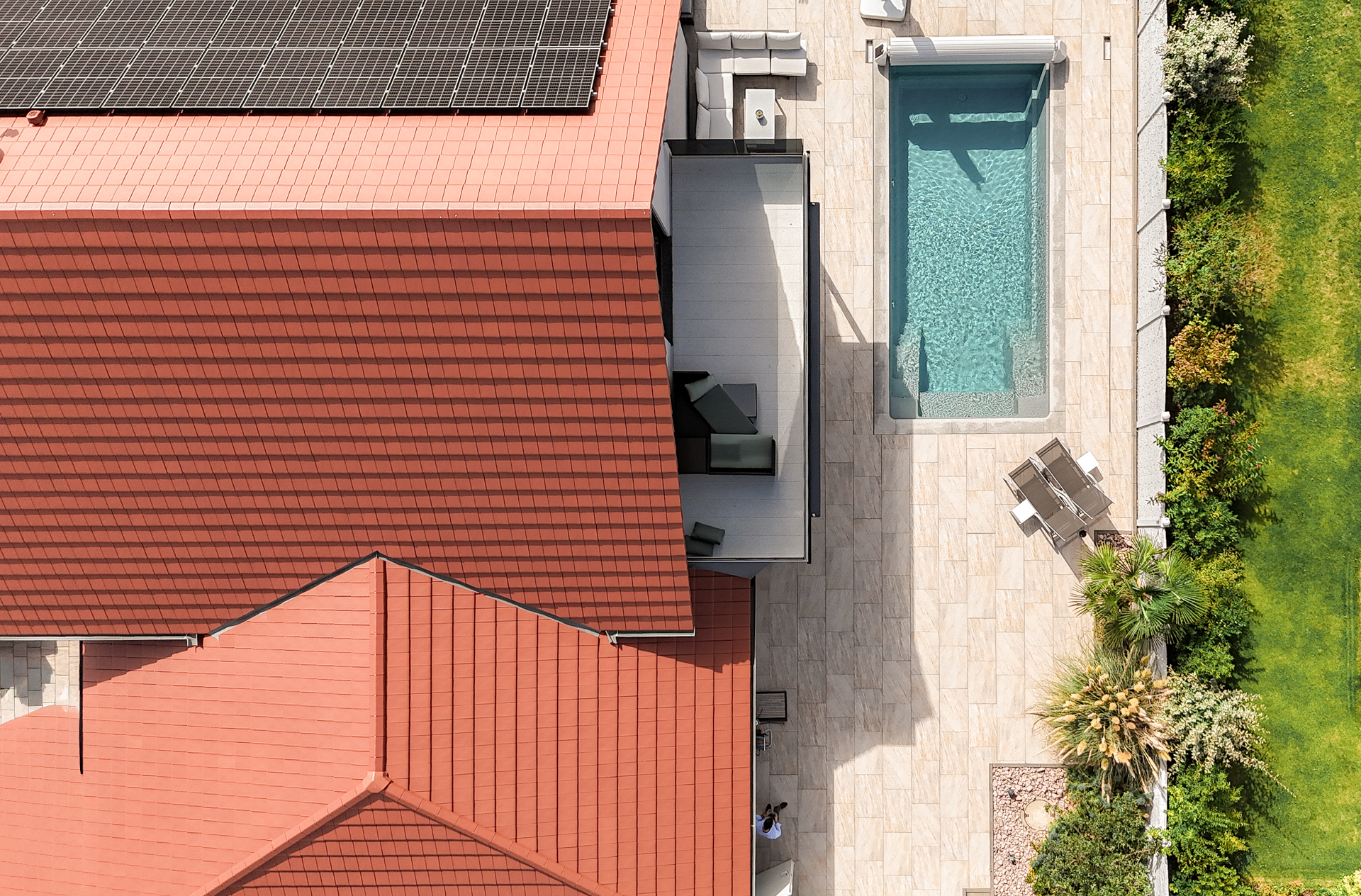 LUXURIÖSES EINFAMILIENHAUS | GALERIE, POOL & STUDIO