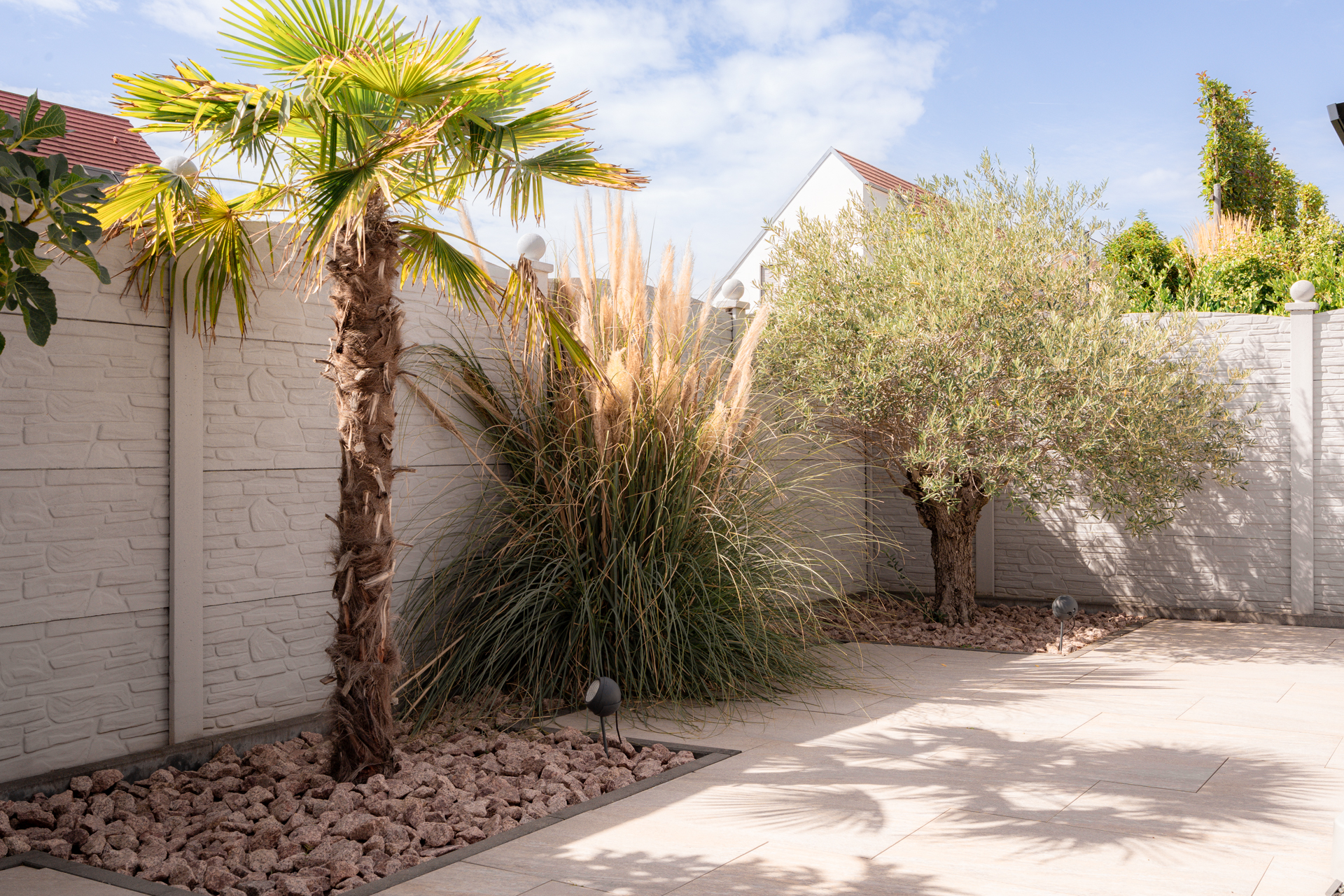 LUXURIÖSES EINFAMILIENHAUS | GALERIE, POOL & STUDIO