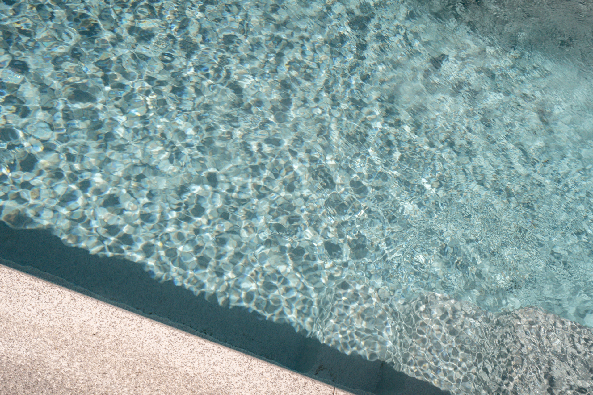 LUXURIÖSES EINFAMILIENHAUS | GALERIE, POOL & STUDIO