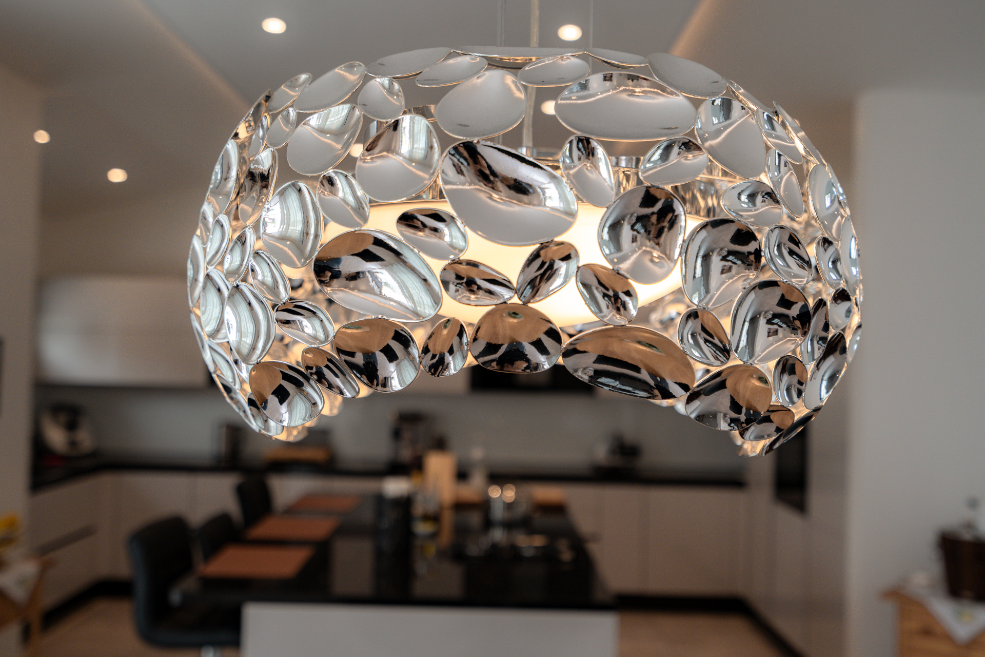 LUXURIÖSES EINFAMILIENHAUS | GALERIE, POOL & STUDIO