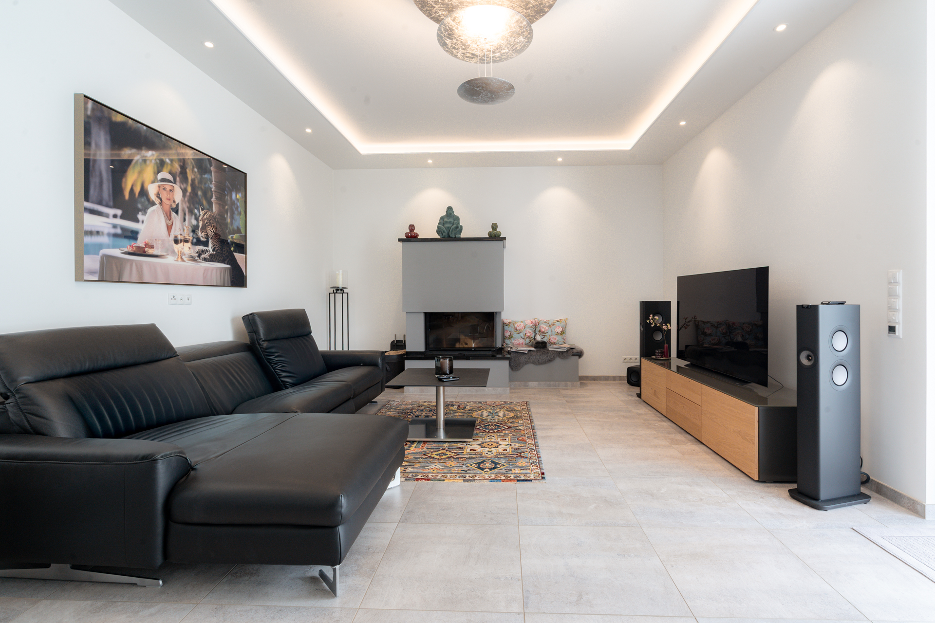 LUXURIÖSES EINFAMILIENHAUS | GALERIE, POOL & STUDIO