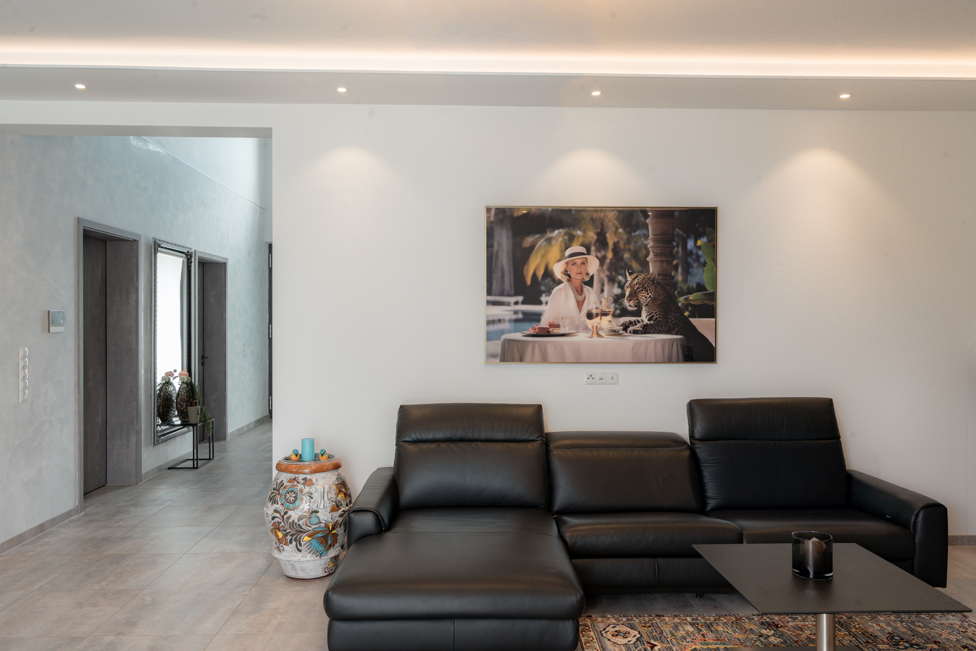 LUXURIÖSES EINFAMILIENHAUS | GALERIE, POOL & STUDIO