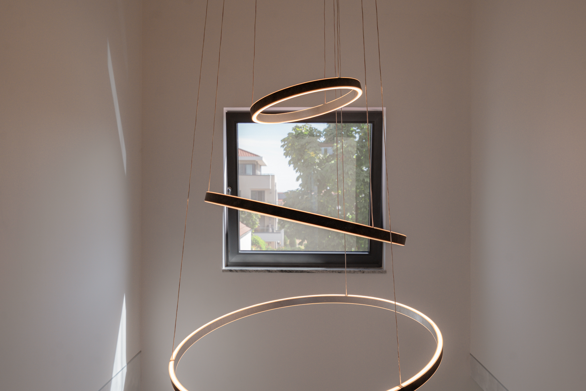 LUXURIÖSES EINFAMILIENHAUS | GALERIE, POOL & STUDIO
